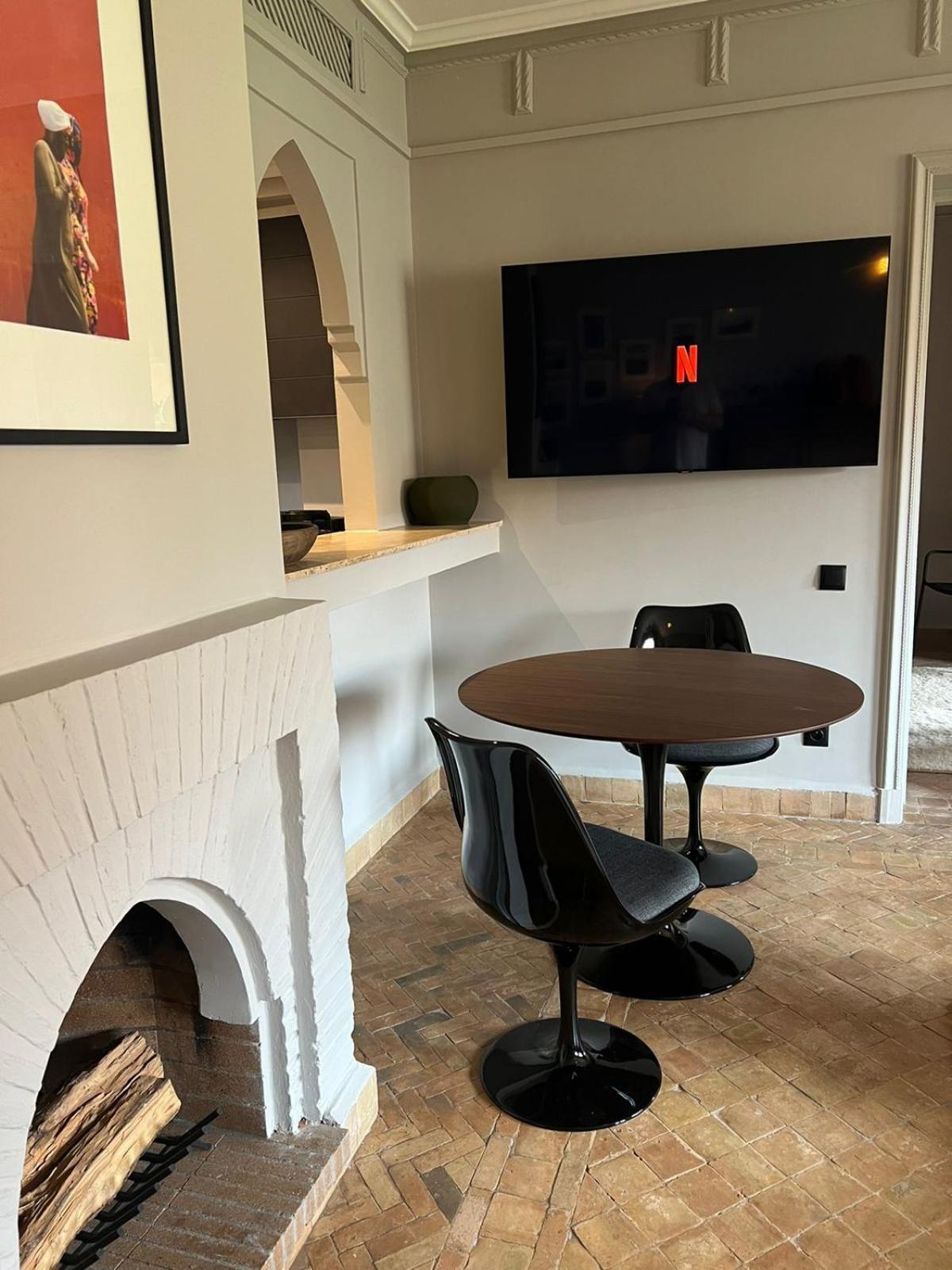 Appartement Avec Piscine Dans Belle Privee *